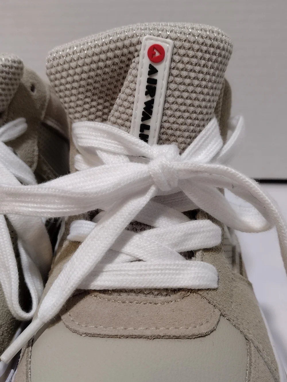 Airwalk Boys' High-Top Sneakers Size 4 NWOT